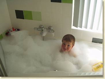 20090622-03 Mark in een schuimbad